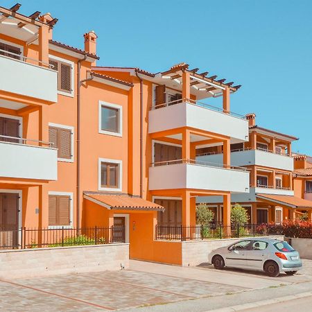 Apartment Dertil Premantura Bagian luar foto